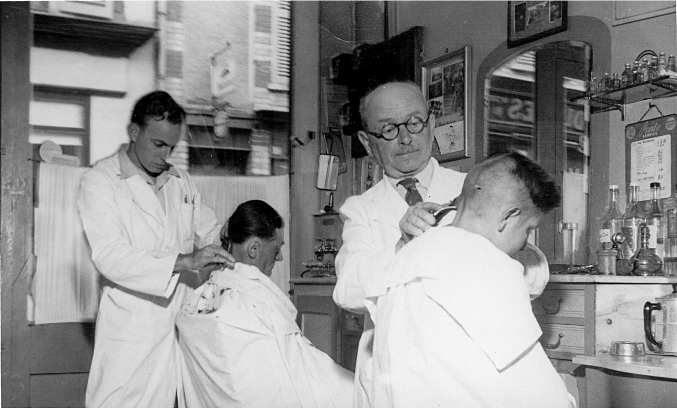 Salon de coiffure Harang pour hommes vers 1945/1950 - Brou